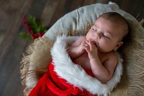 the-cutest-christmas-newborn-session-5
