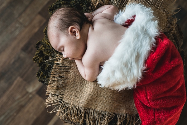 the-cutest-christmas-newborn-session-7