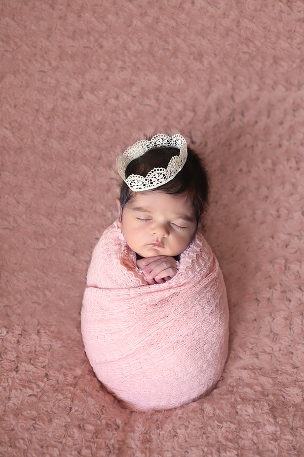 cute-newborn-photoshoot-pink-hues_03